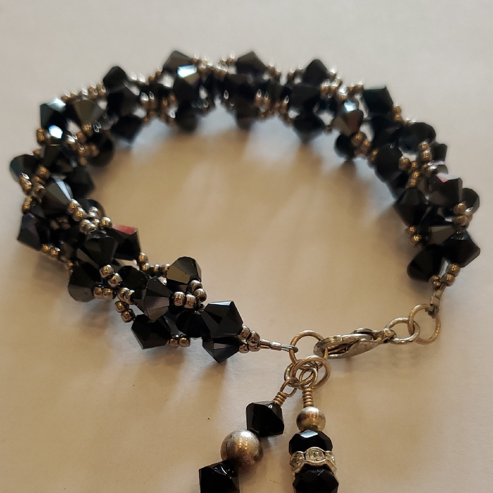 Beautiful Hematite Beaded Braceket #0983